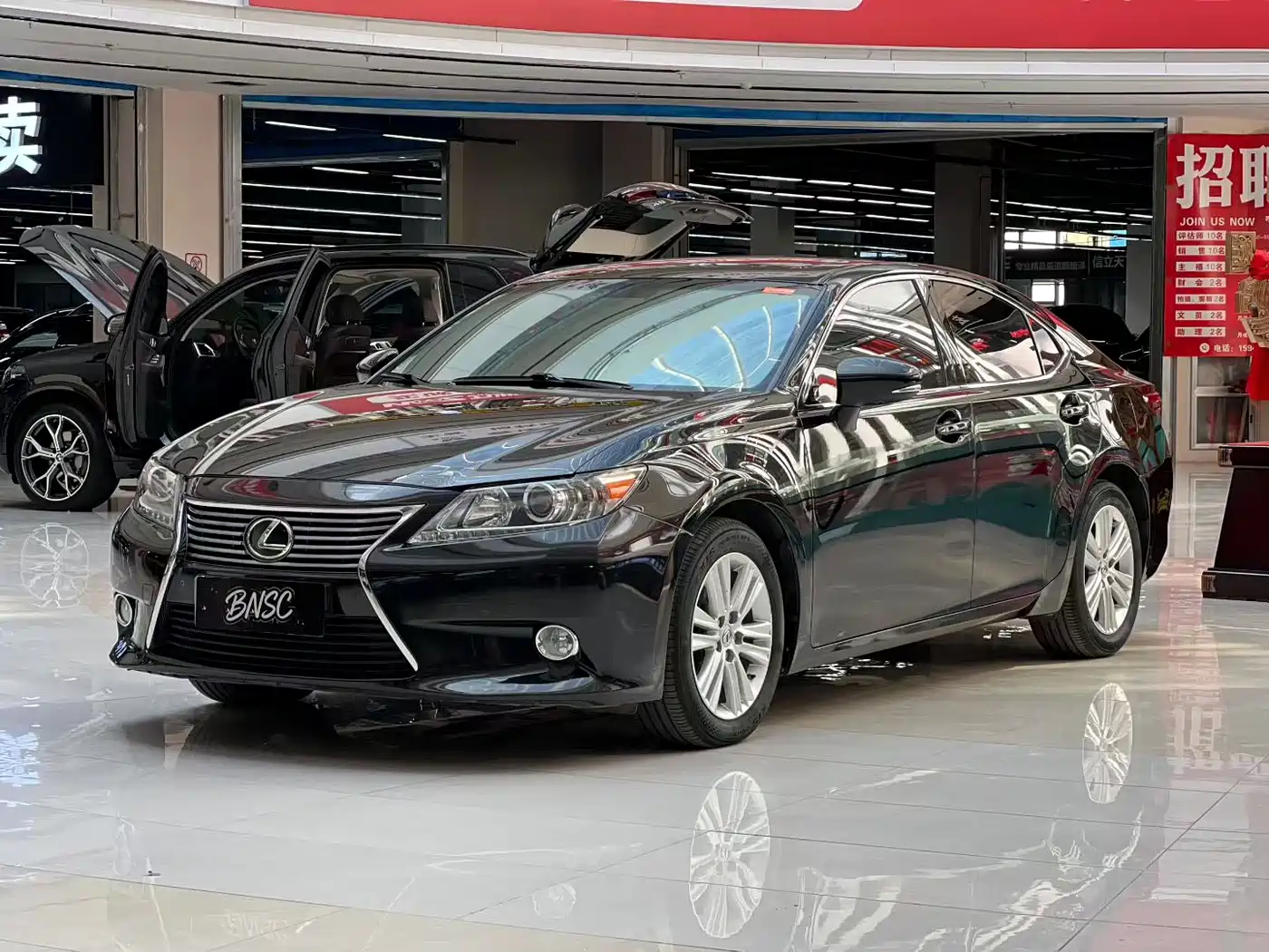 Фото 1 - Lexus ES