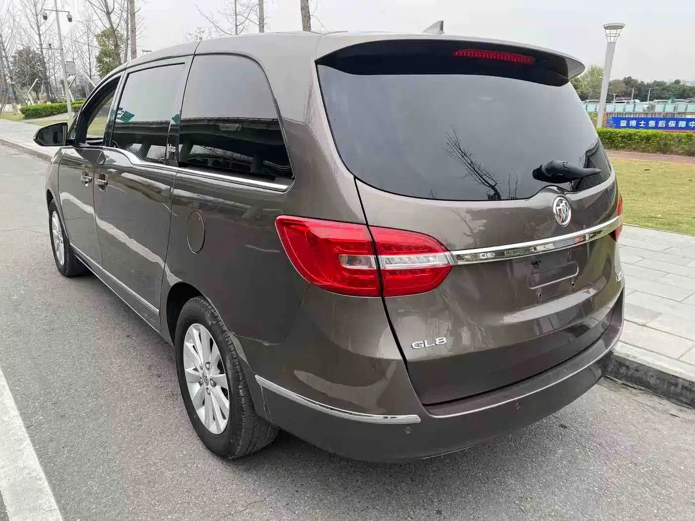Buick GL8 2014 2.4L CT Luxury Business Comfort фото 15
