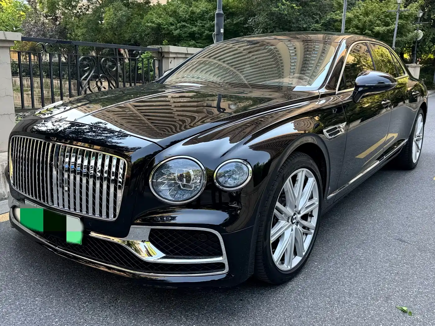 2024 Bentley Flying Spur Plug-in Hybrid