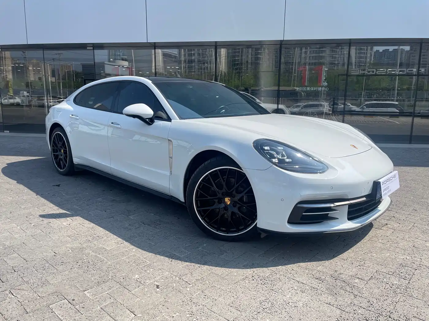Porsche Panamera 2017 Panamera 4 Executive Long Wheelbase 3.0T фото 3