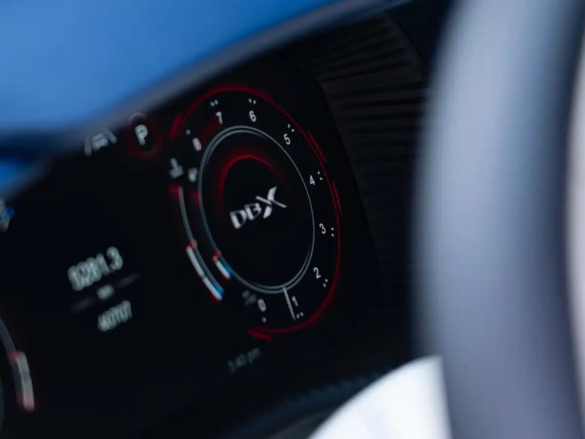 Aston Martin DBX 2022 2022 4.0T V8