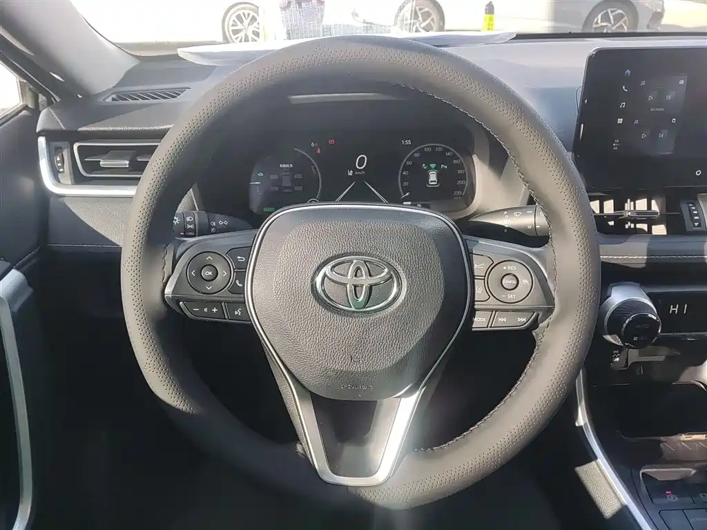Toyota Wildlander 2023 Hybrid 2.5L E-CVT FWD Luxury PLUS Edition фото 3