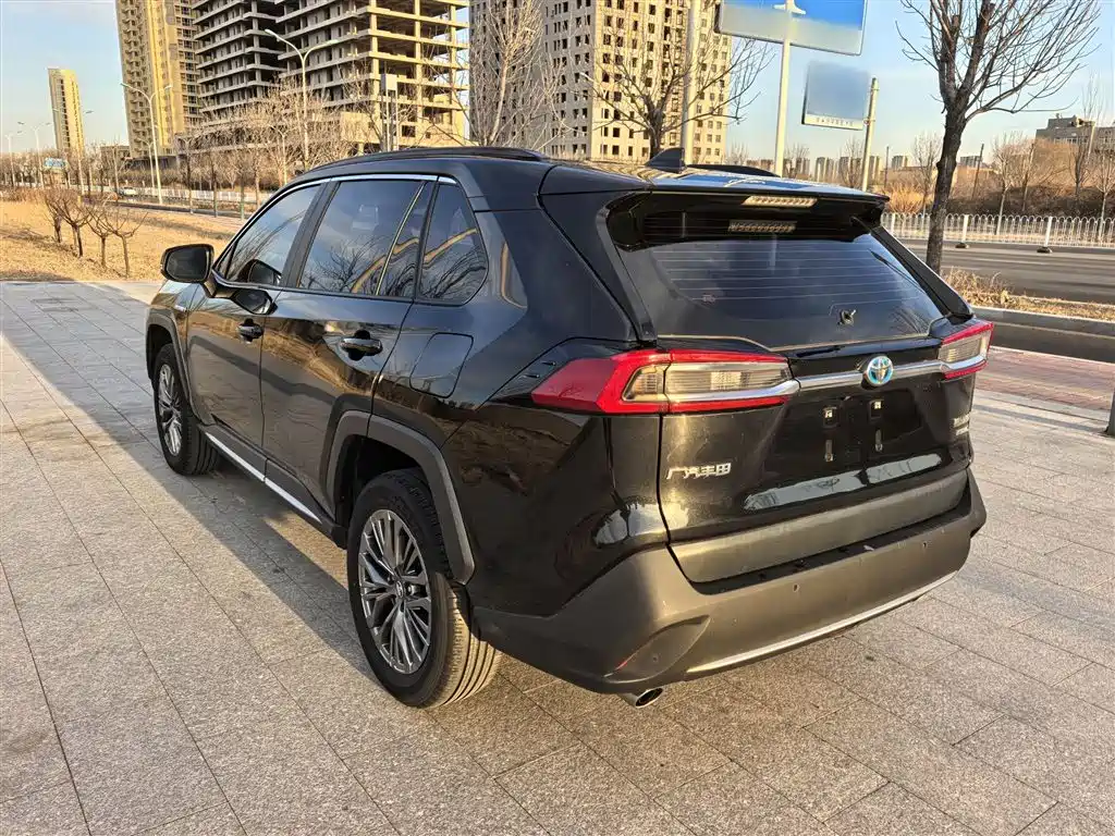 Toyota Wildlander 2023 Hybrid 2.5L E-CVT FWD Luxury PLUS Edition фото 25