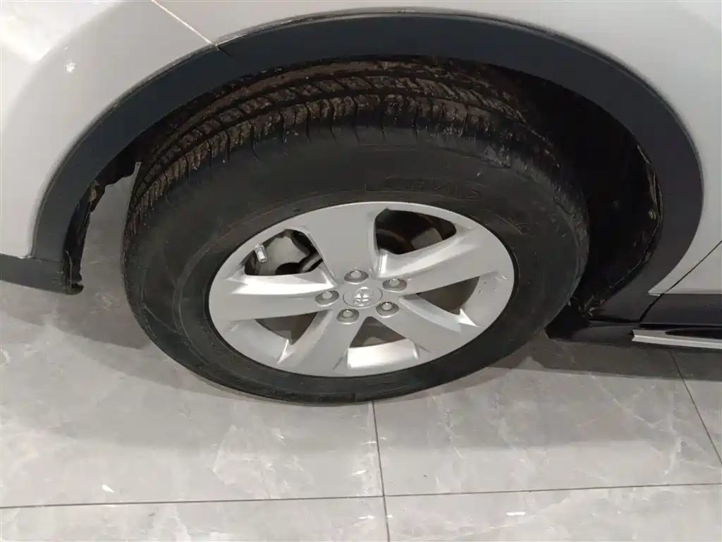 Toyota RAV4 Rongfang 2013 2.0L CVT 2WD Urban фото 25