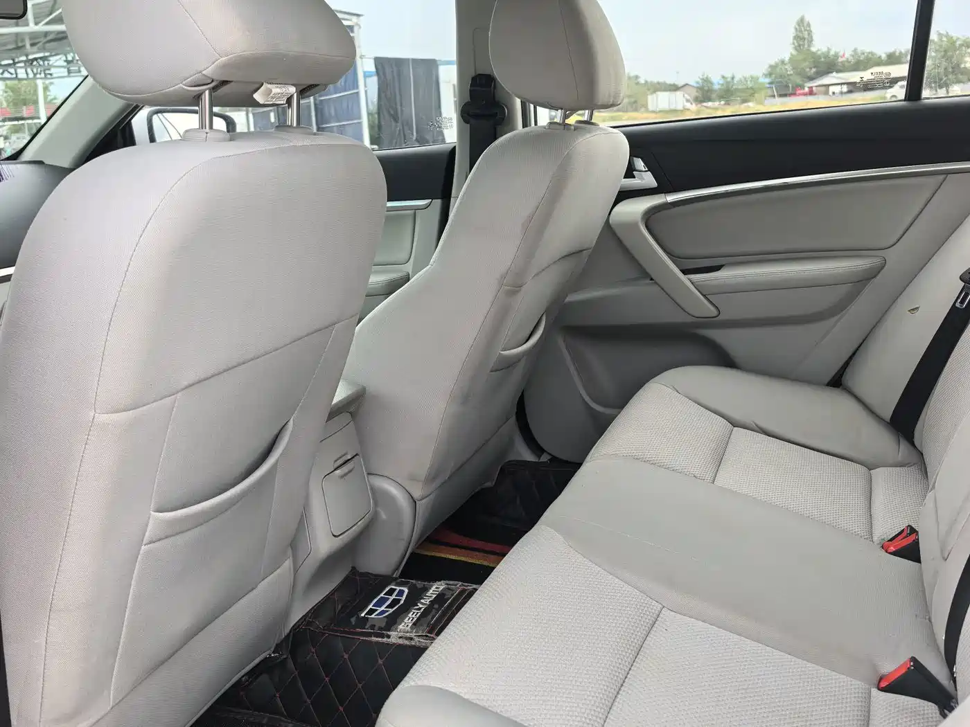 Geely Emgrand 2015 2014 Sedan 1.5L Manual Fashion