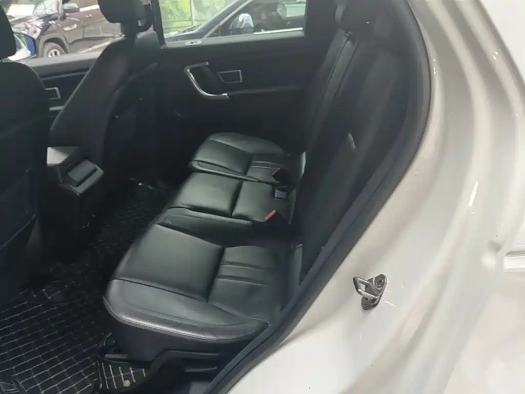Land Rover Discovery Sport 2016 2.0T HSE фото 17