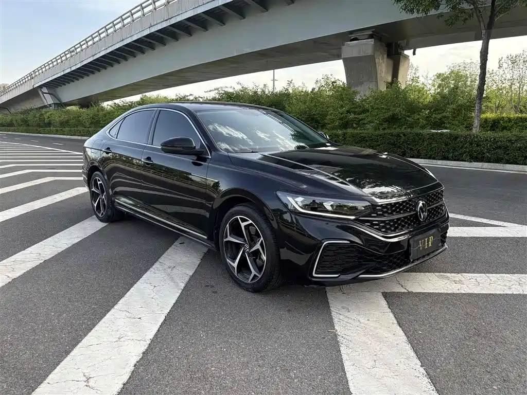 Volkswagen Passat 2023 330TSI Starlight Elite Edition фото 3
