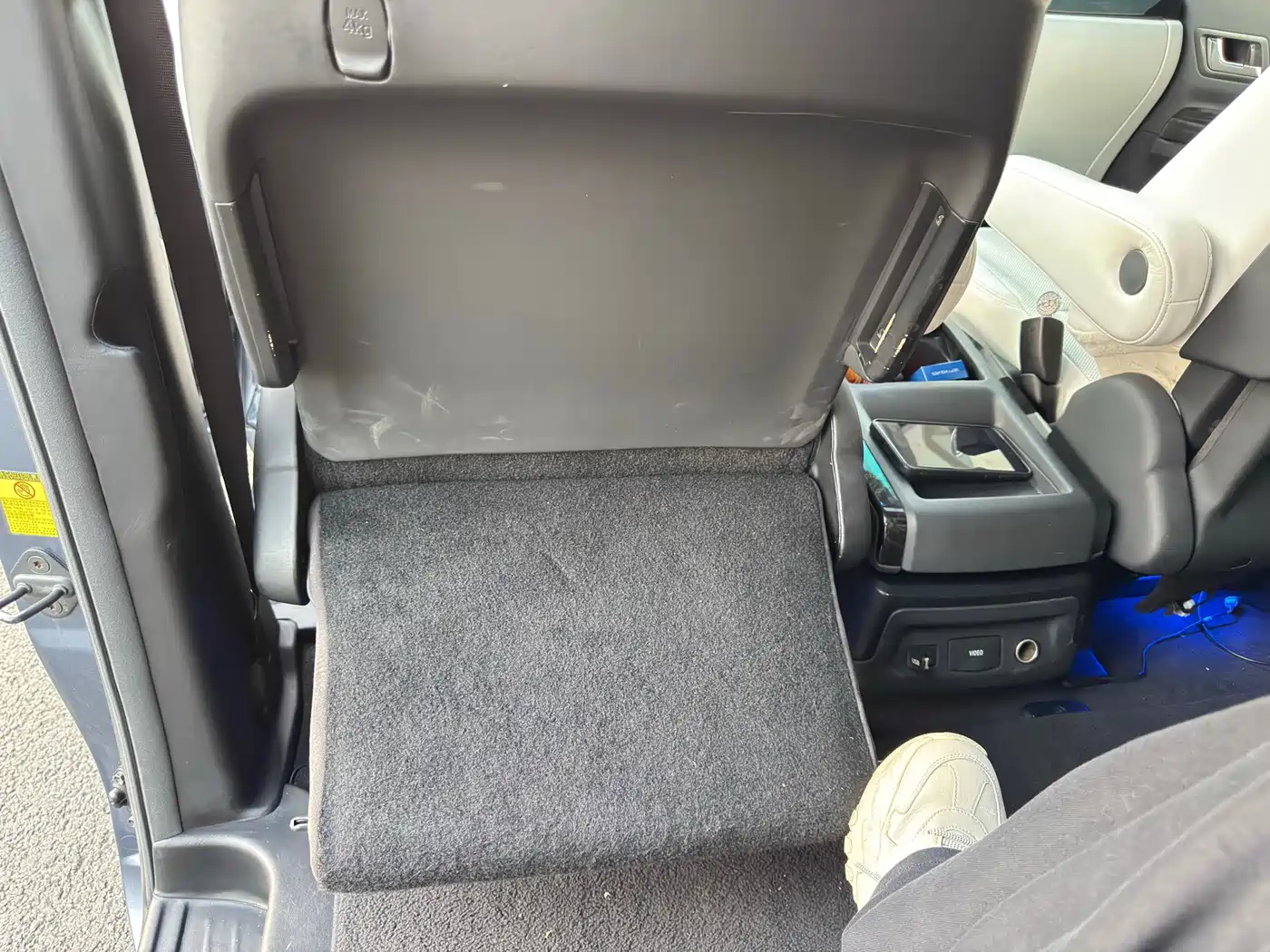 Toyota Alphard 2011 3.5L Luxury Edition фото 13