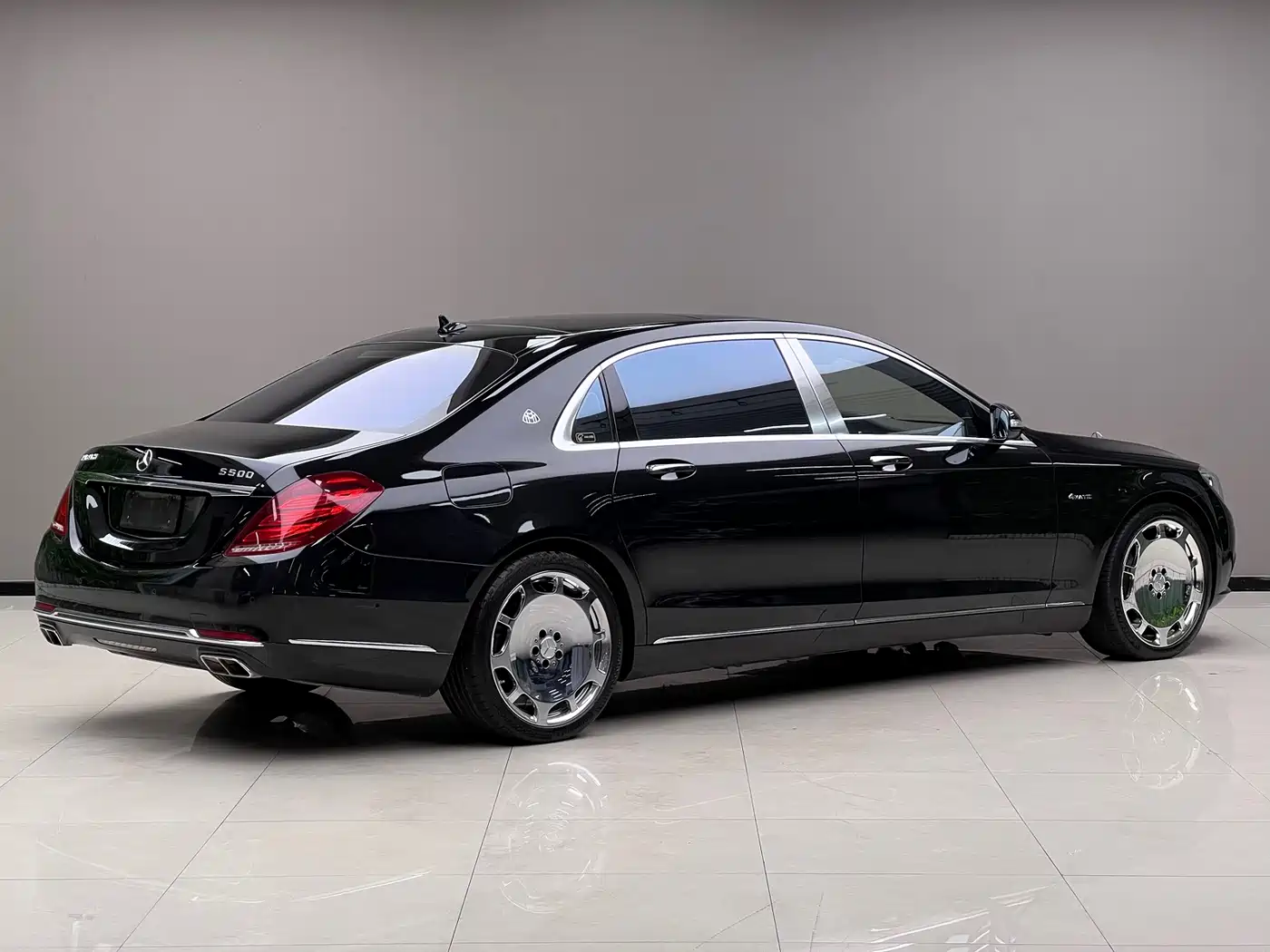 Фото 3 - Mercedes-Benz Maybach S-Class