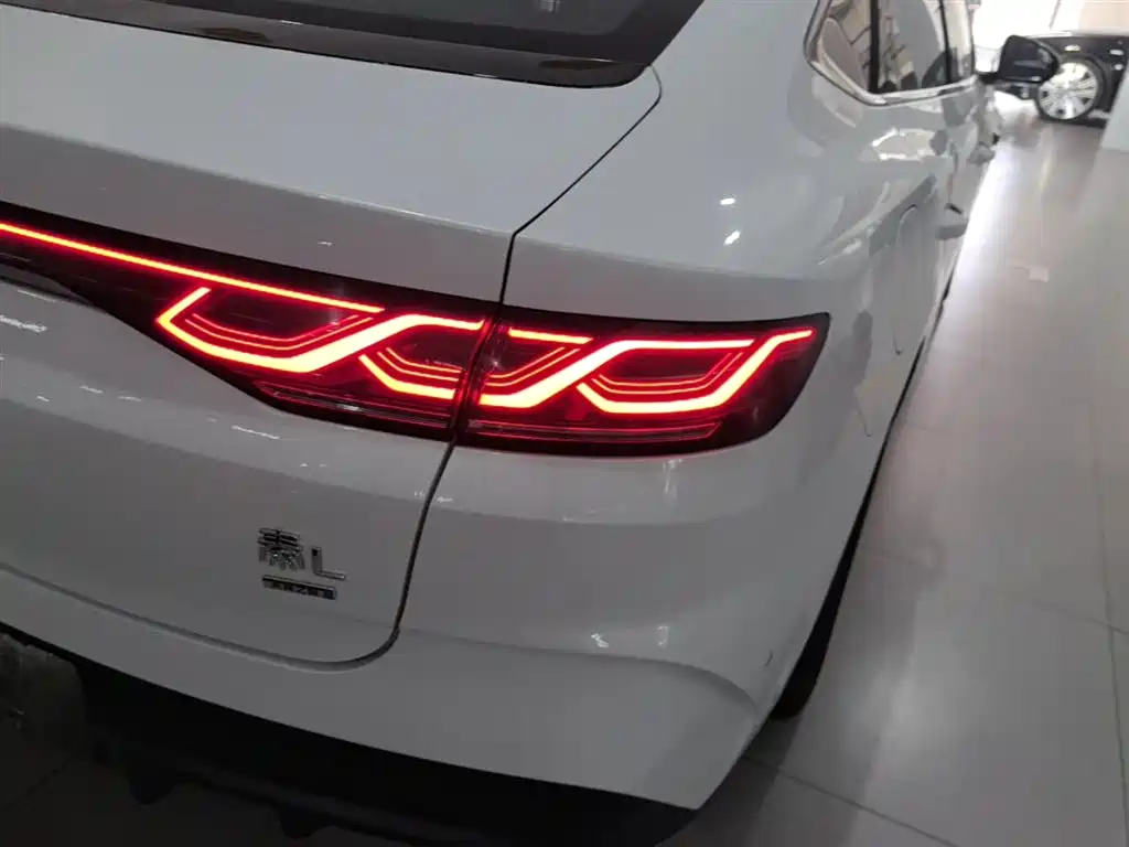 BYD Qin L 2025 DM-i Smart Drive Edition 120KM Surpassing фото 8