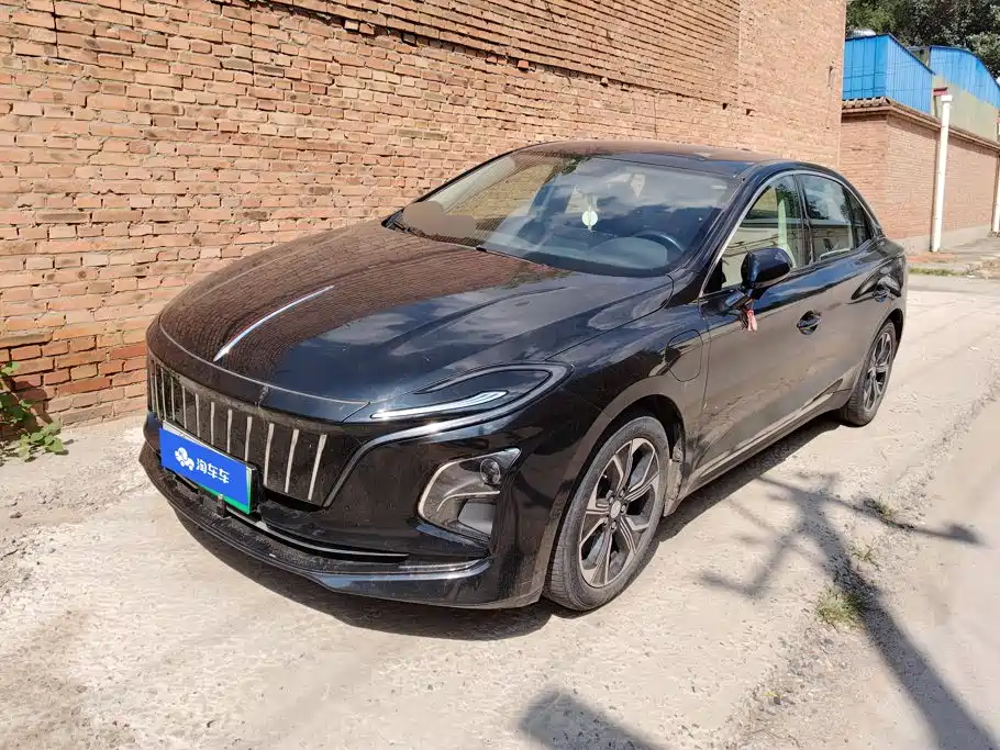 Hongqi E-QM5 2023