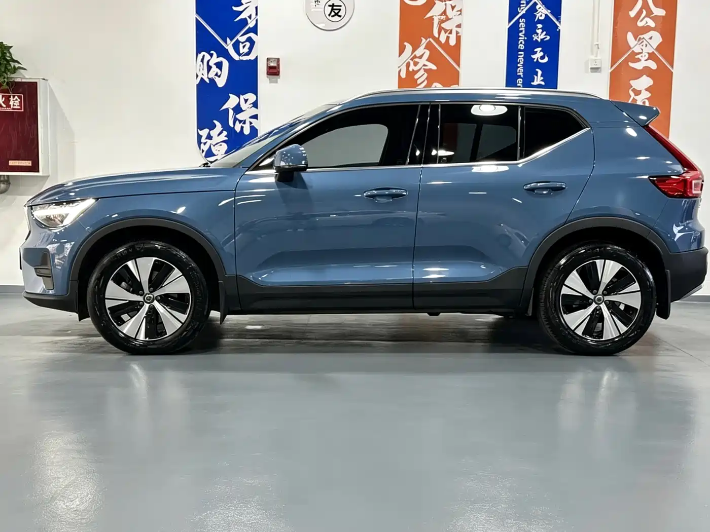 VOLVO XC40