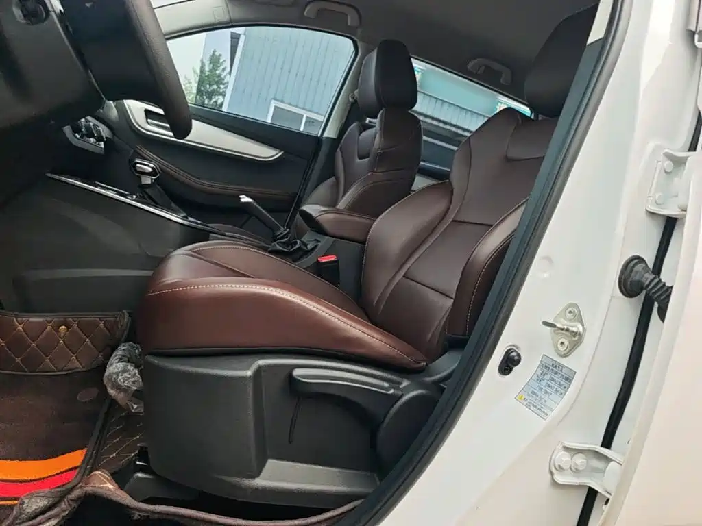 Dongfeng Fengxing Fengxing T5 2023 2022 Golden Age 1.5T Auto Dream Chaser 5-Seater