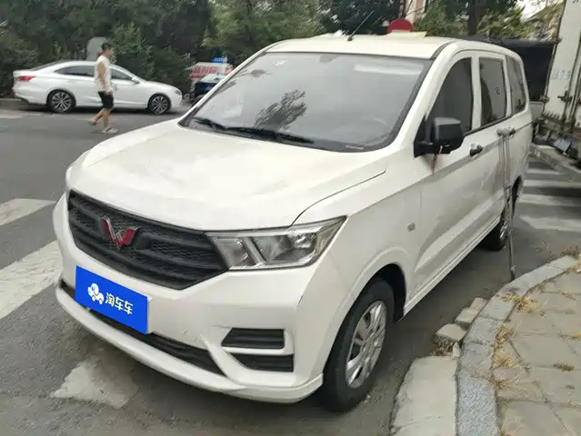 Wuling Hongguang 1.5L, S базовая, LAR