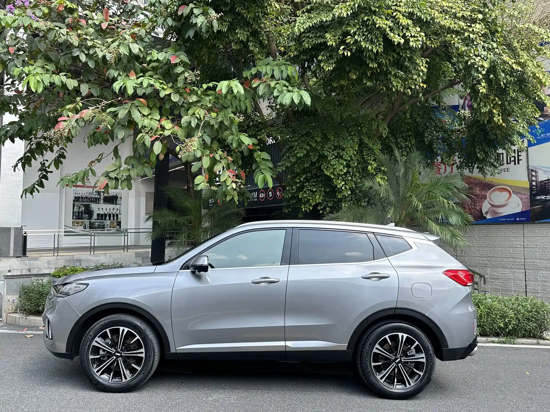 Фото 2 - WEY VV6