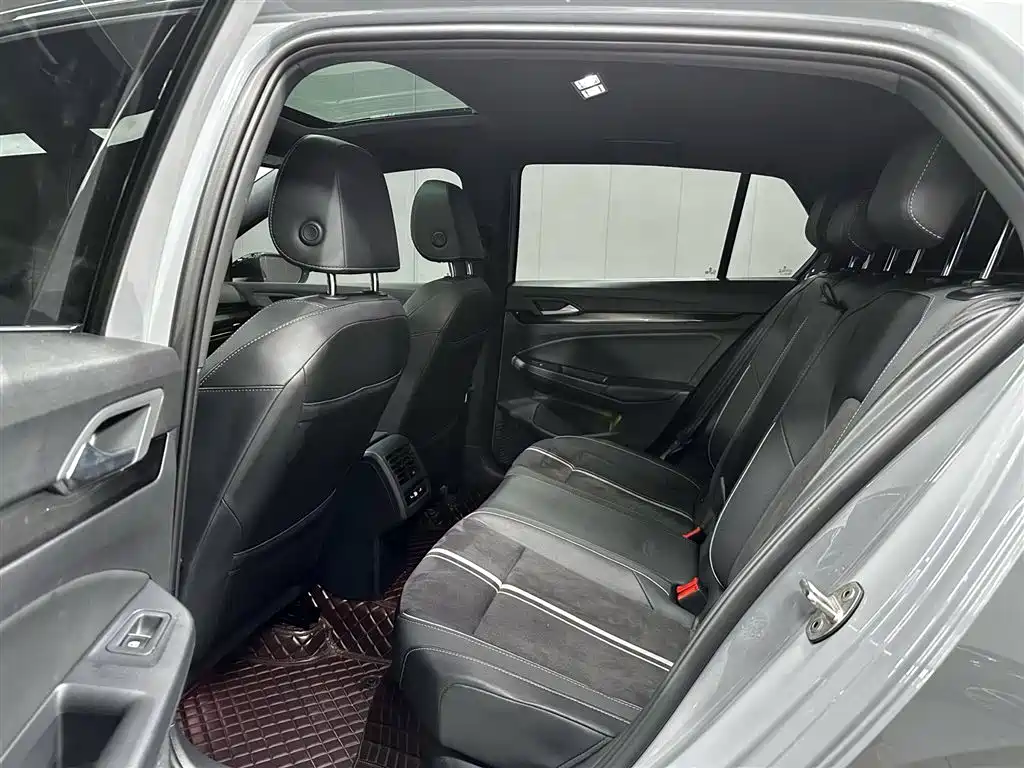 Volkswagen Golf 2023 Facelift 280TSI DSG R-Line Lite фото 15