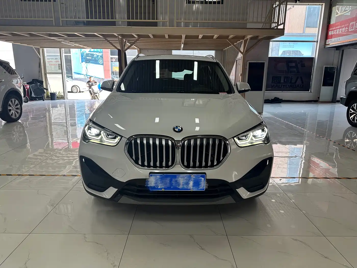 BMW X1 2021 sDrive25Li Leading фото 2