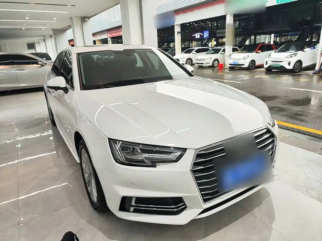 Фото 22 - Audi A4L