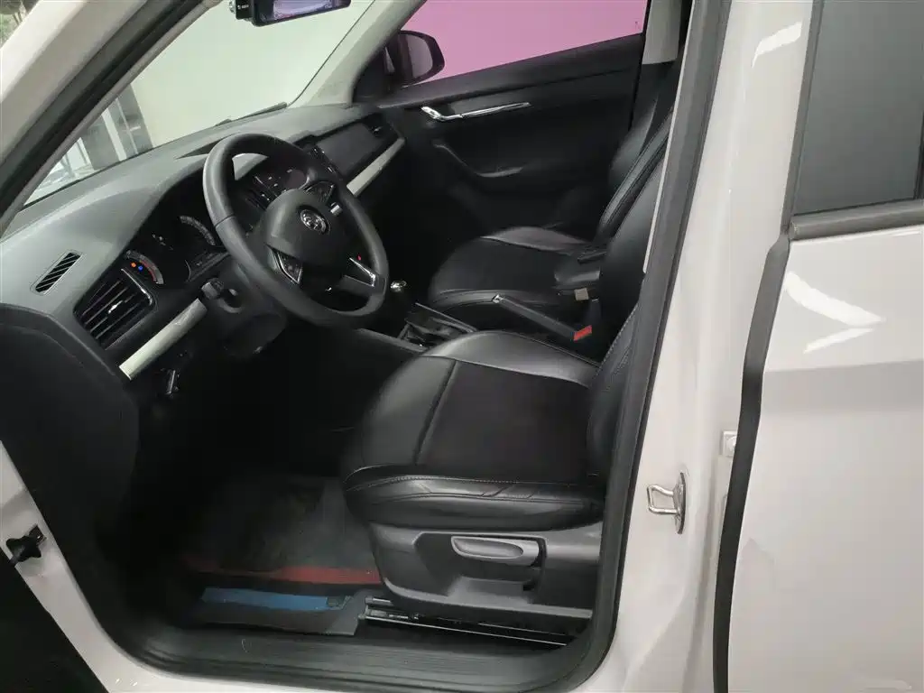 Škoda Kamiq 2018 1.5L Automatic Standard Edition China VI фото 15