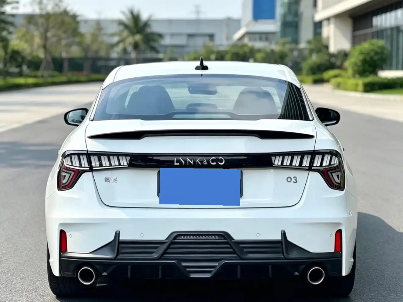 Фото 5 - Lynk & Co 03