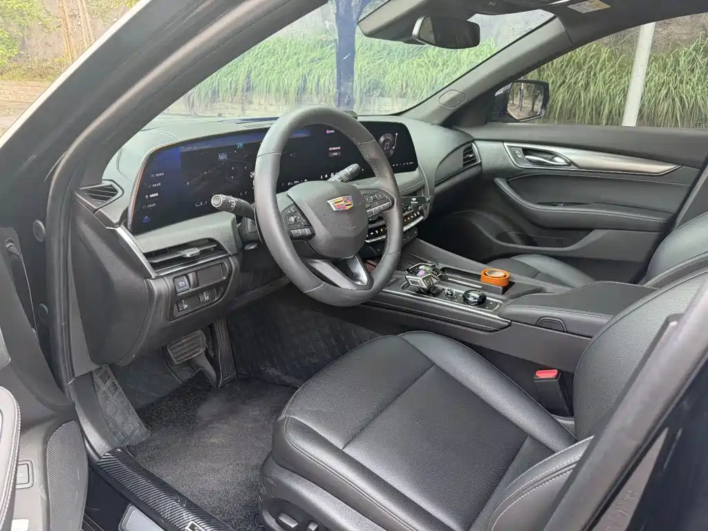 Cadillac CT5 2026 2025 Model 28T Urban Style