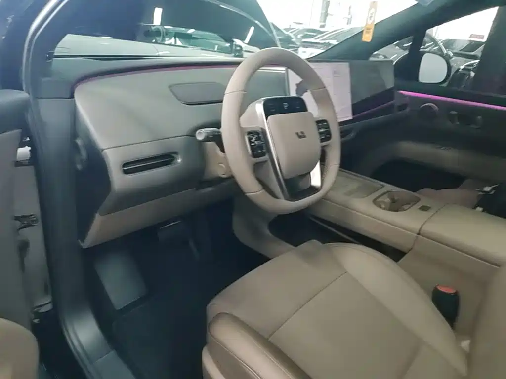 Li Auto i6 2026 2025 4WD Base Model