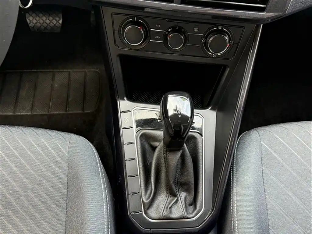 Volkswagen Lavida 2023 New Sharp 1.5L Auto Premium Edition фото 10