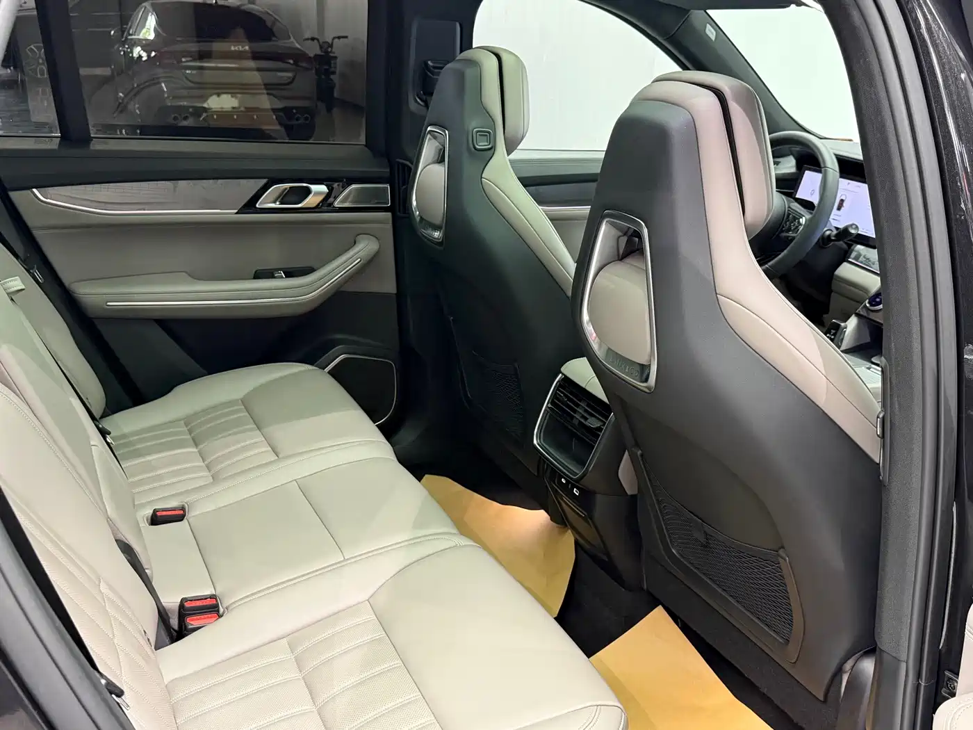 Lynk & Co 09 EM-P 2023 2023 2.0TD EM-P Voyage PM 7-Seater