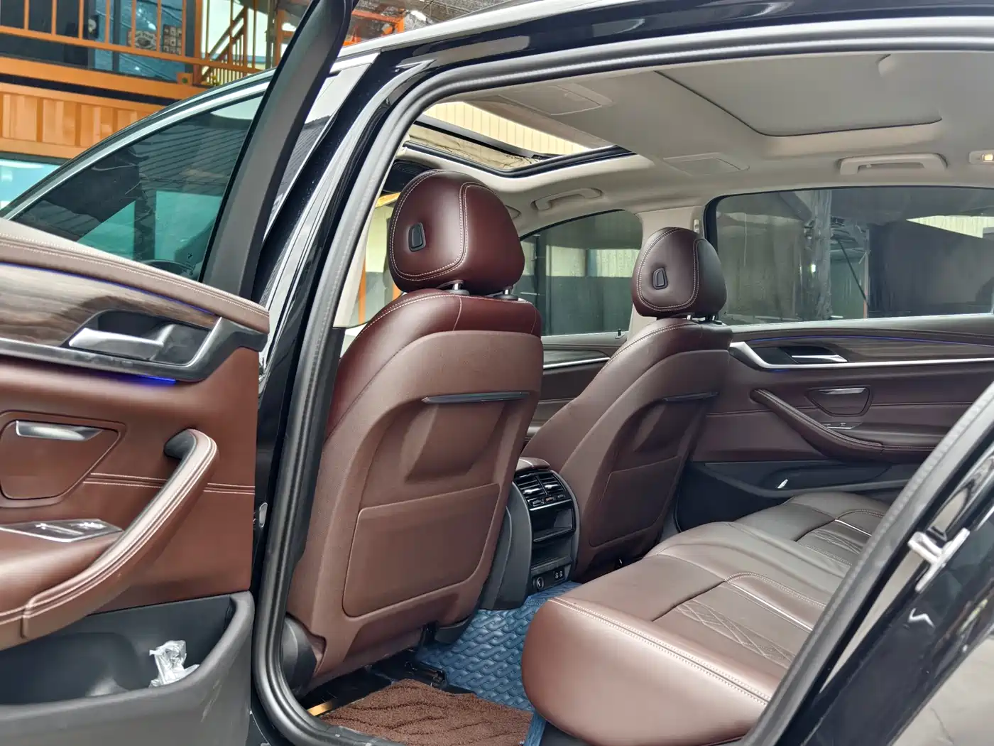 BMW 5 Series New Energy 2020 530Le Range Upgrade Luxury Package фото 6