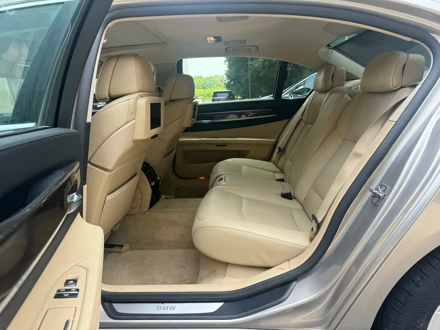 BMW 7 Series 2009 730Li Luxury фото 11