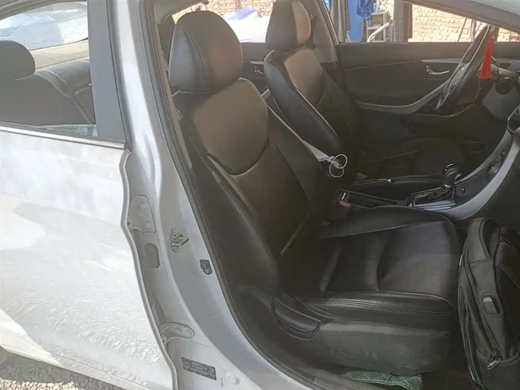 Hyundai Langdong 2013 1.6L Automatic Leading фото 25
