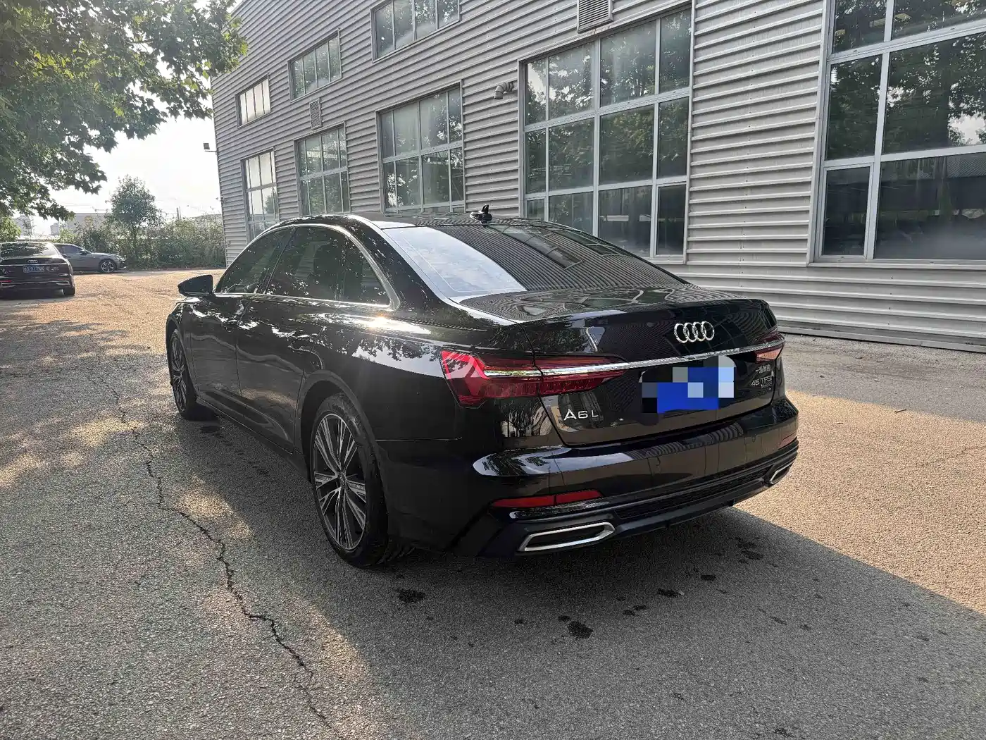 Фото 4 - Audi A6L
