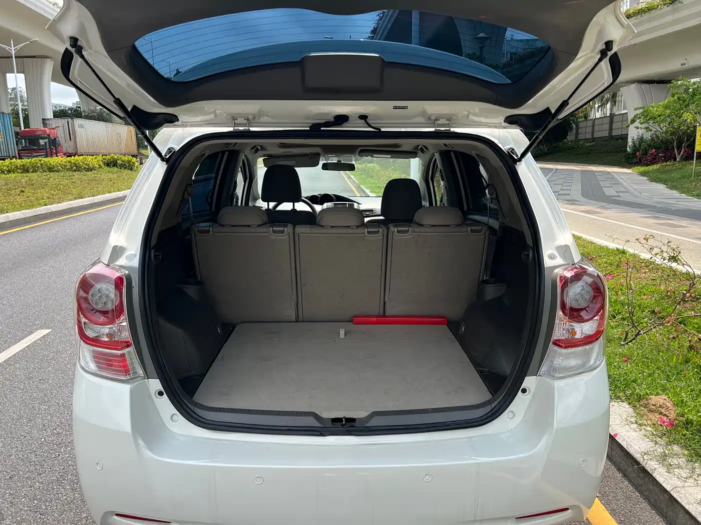 Toyota E'Z 2014 Xingyao 180E CVT Elite фото 8