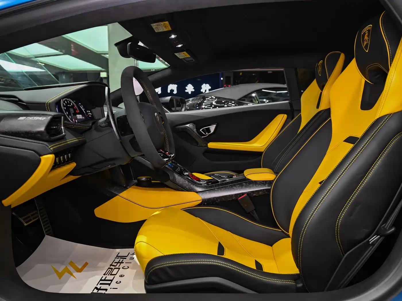 LAMBORGHINI HURACÁN