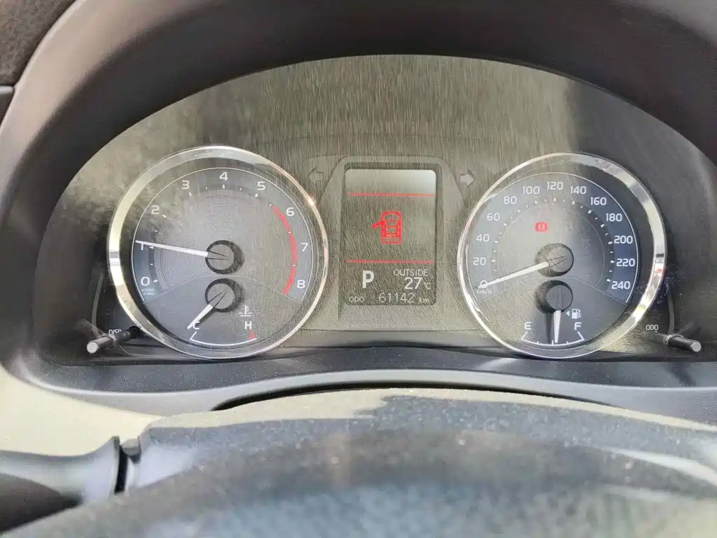 Фото 4 - Toyota Corolla