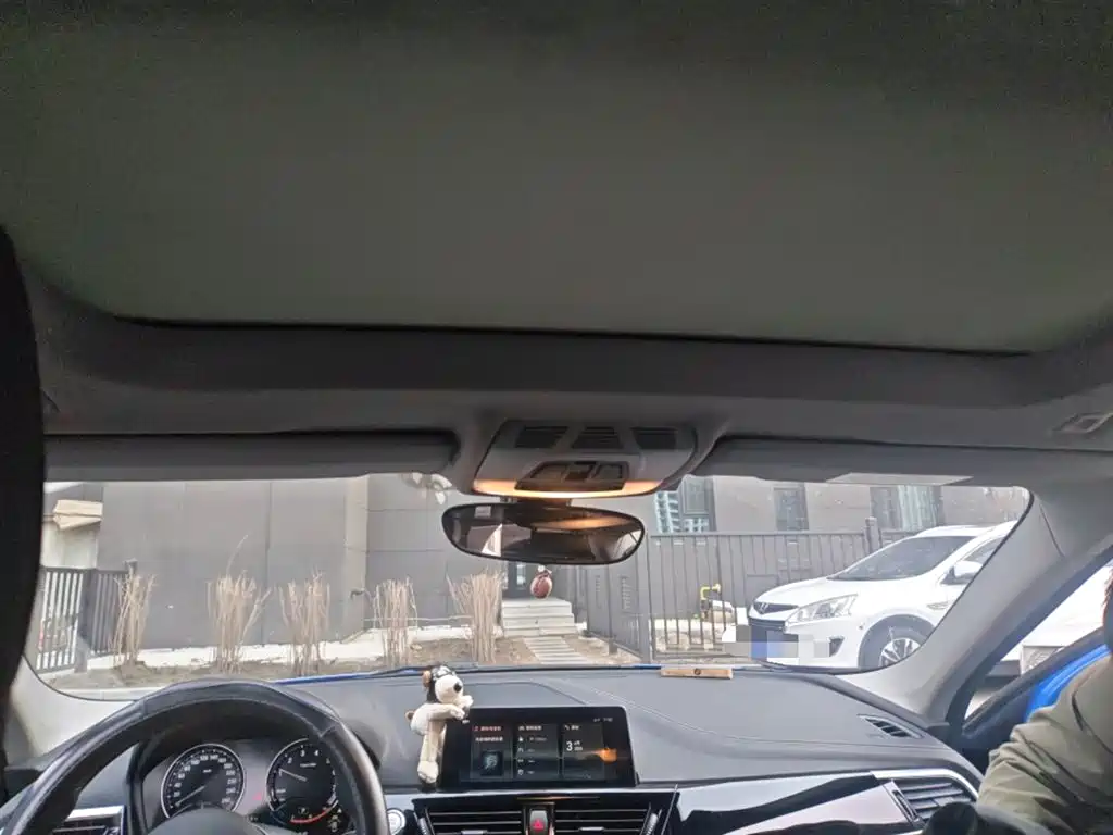 BMW 1 Series 2021 120i M Sport Shadow Edition фото 9