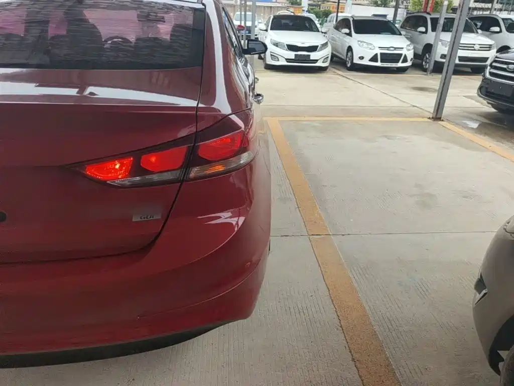 Hyundai Elantra 2016 Model 1.6L Automatic Smart Elite фото 8