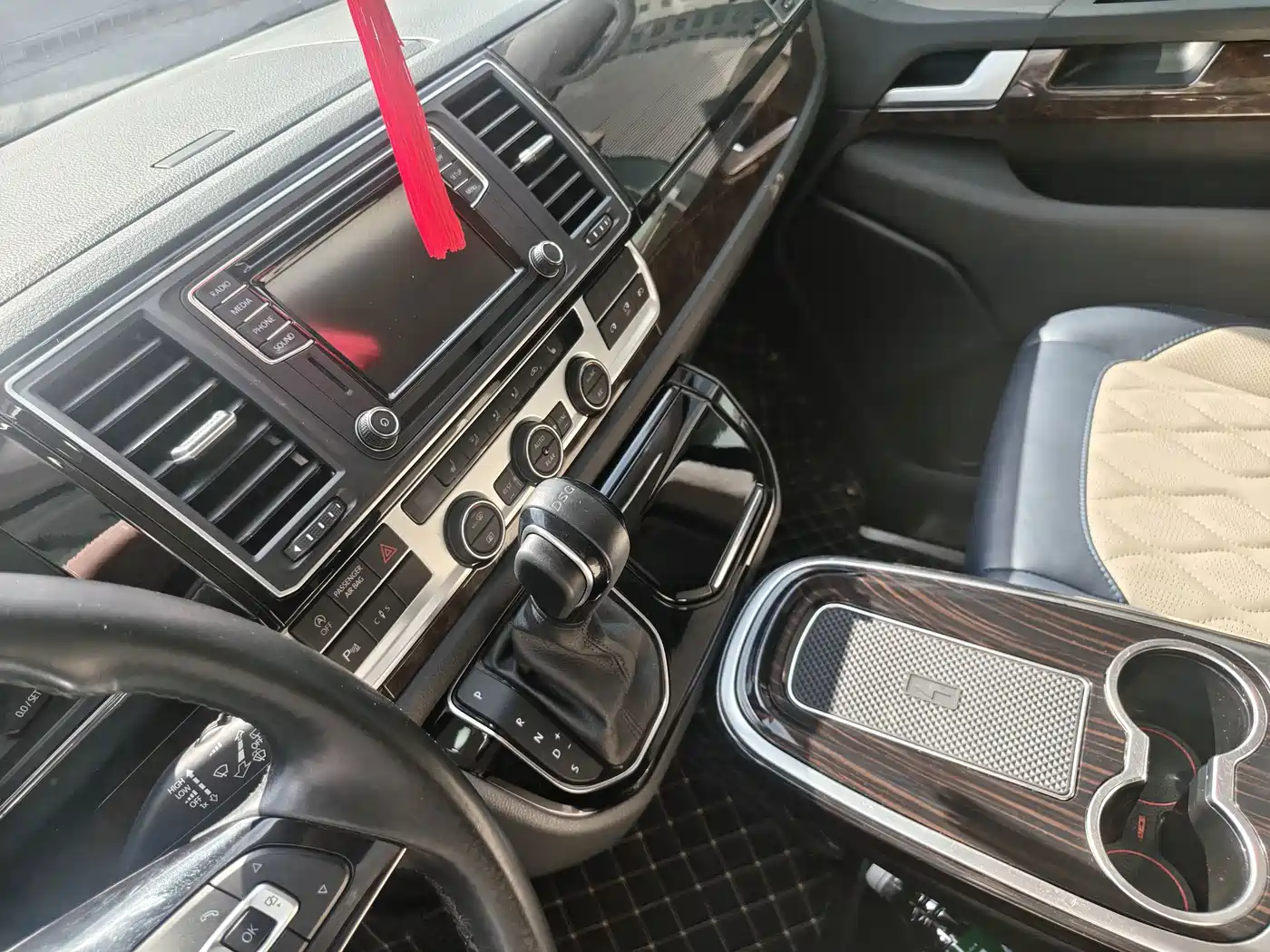 Volkswagen Multivan 2020 2019 2.0TSI 2WD Luxury 7-seater