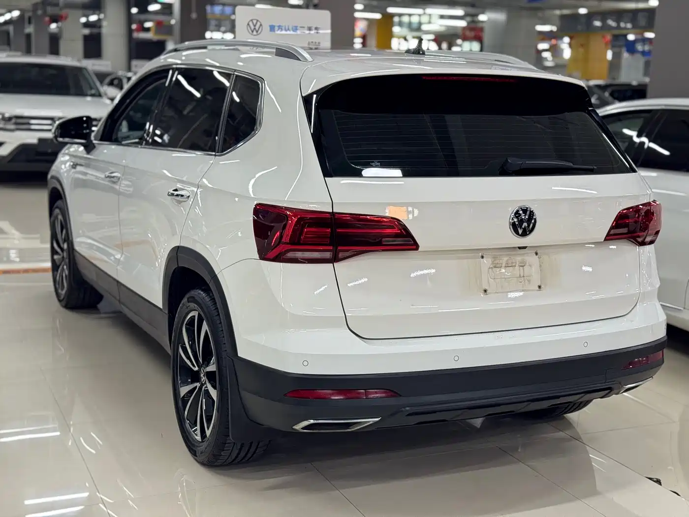 Volkswagen Tharu 2022 280TSI FWD Luxury Edition фото 7