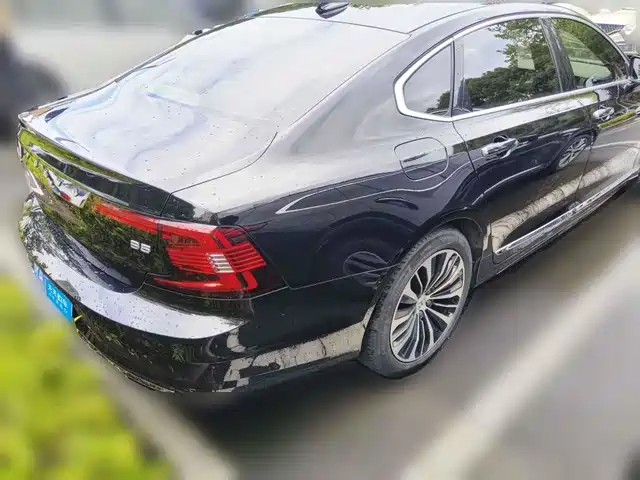 Volvo S90 2023 B5 Intelligent Comfort Luxury Edition — фото 2