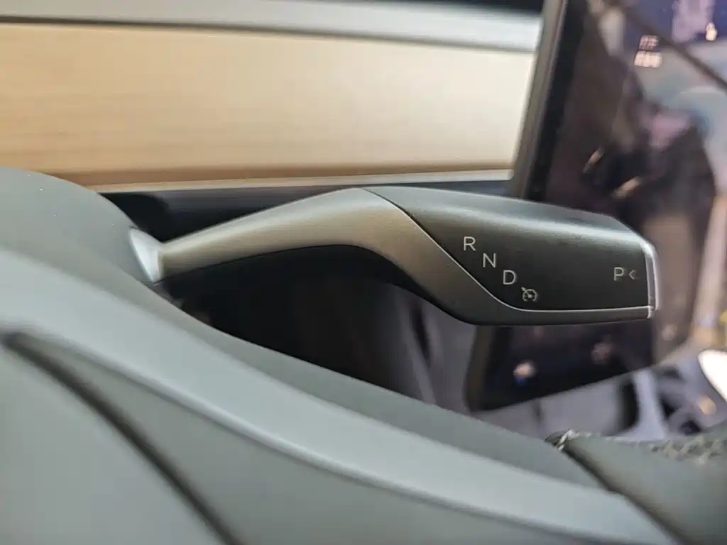 Фото 14 - Tesla Model Y