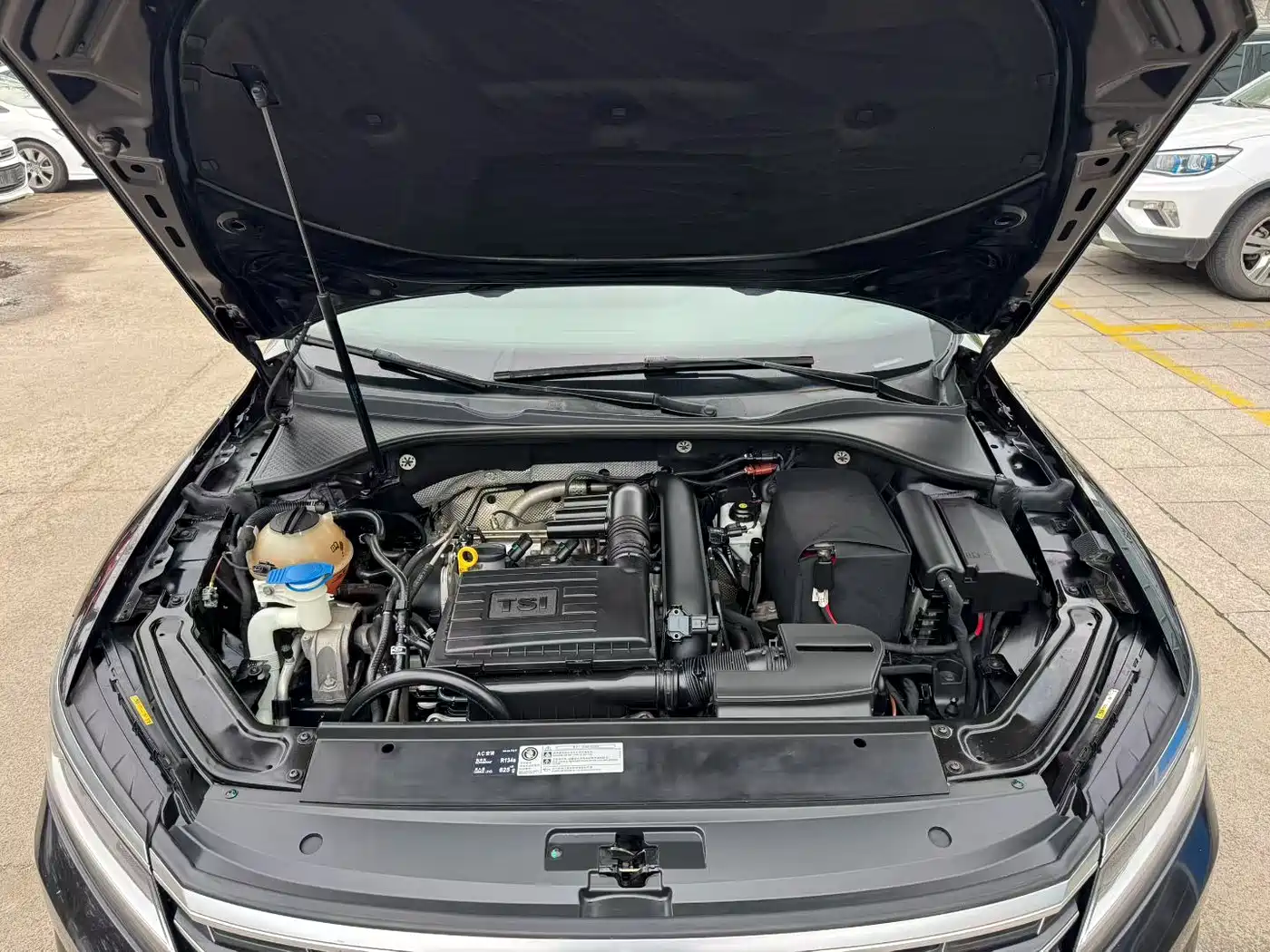 Volkswagen Passat 2016 280TSI DSG Honor Edition фото 14