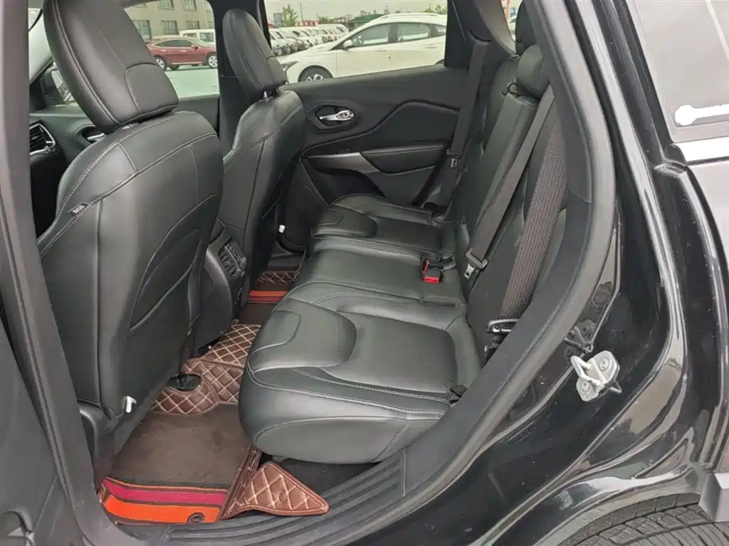 Jeep Cherokee 2019 2019 2.0T 2WD Smart Edition China V