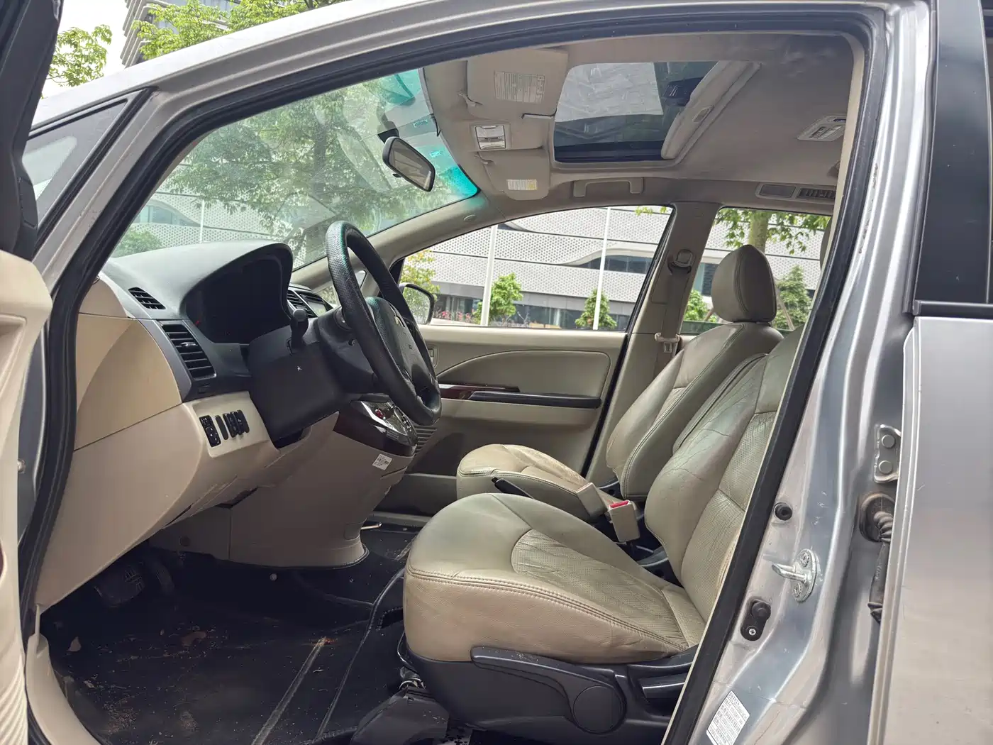 Mitsubishi Grandis 2009 2.4 6-Seater Elite Version фото 11