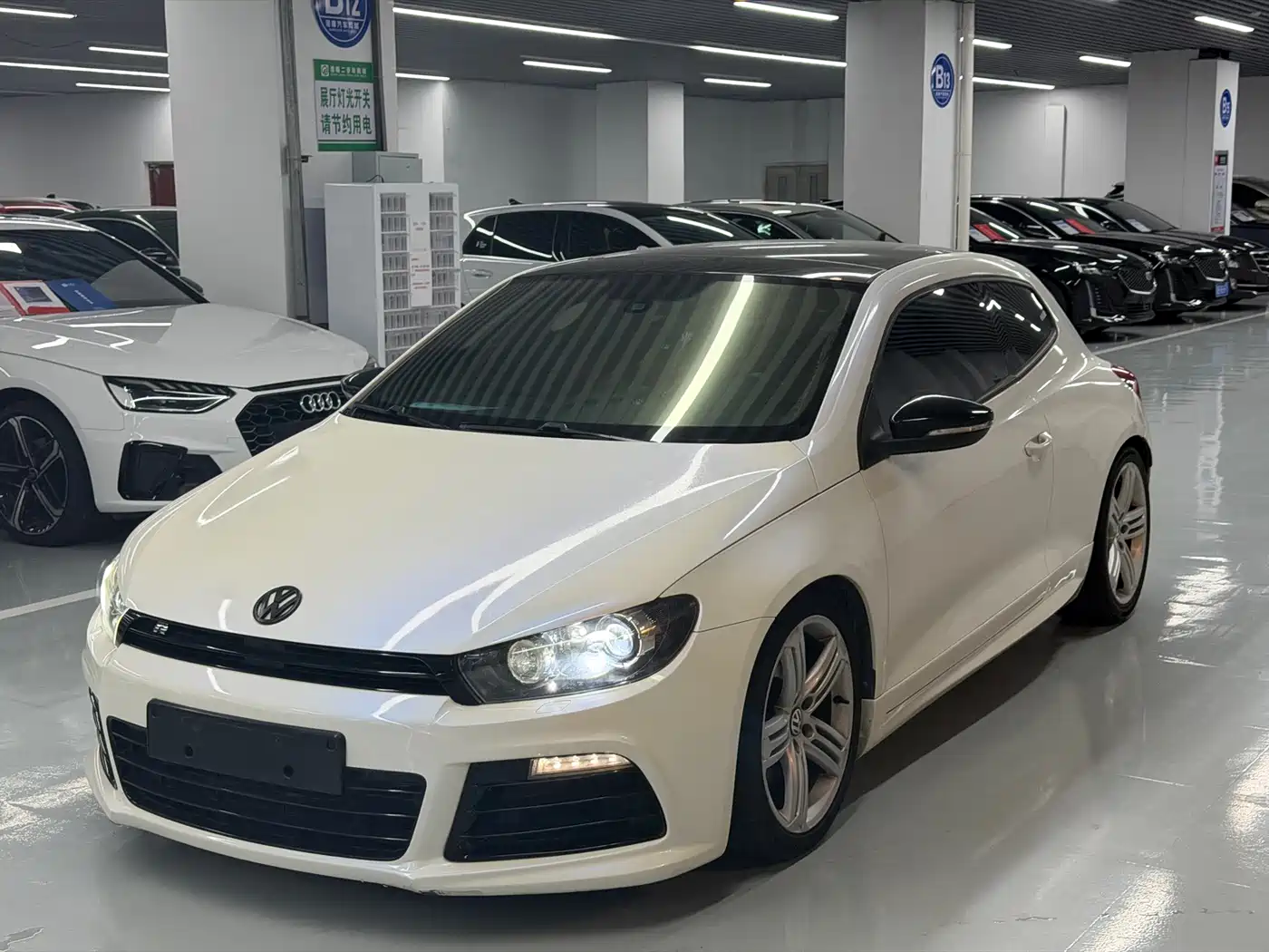 Фото 1 - Volkswagen Scirocco