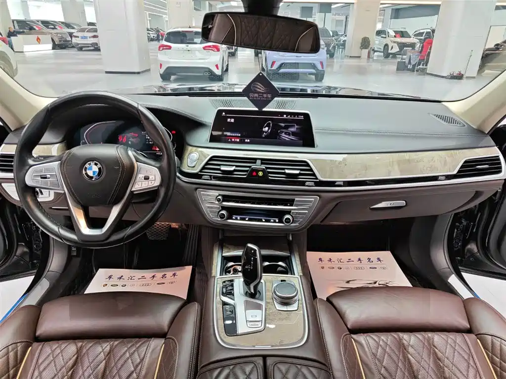 BMW 7 Series 2021 Model 740Li Leading Luxury Package фото 8
