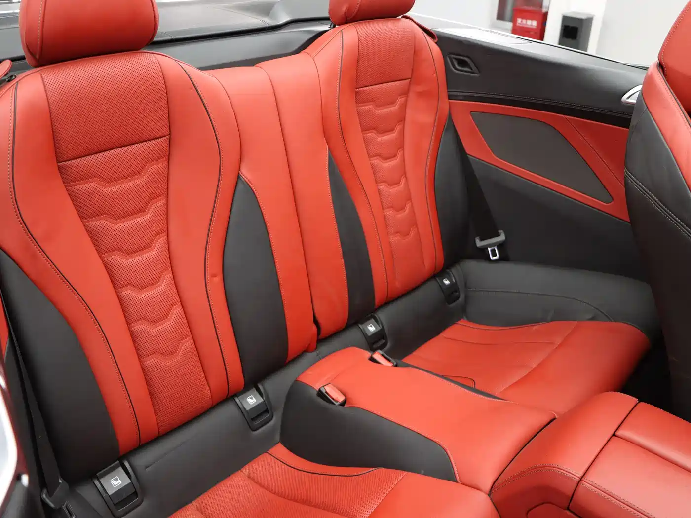 BMW 8 Series 2019 840i Convertible M Sport фото 29