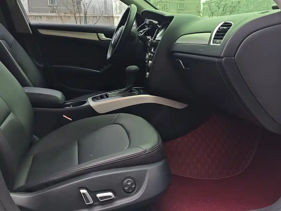 Audi A4L 2013 35 TFSI Automatic Comfort фото 9