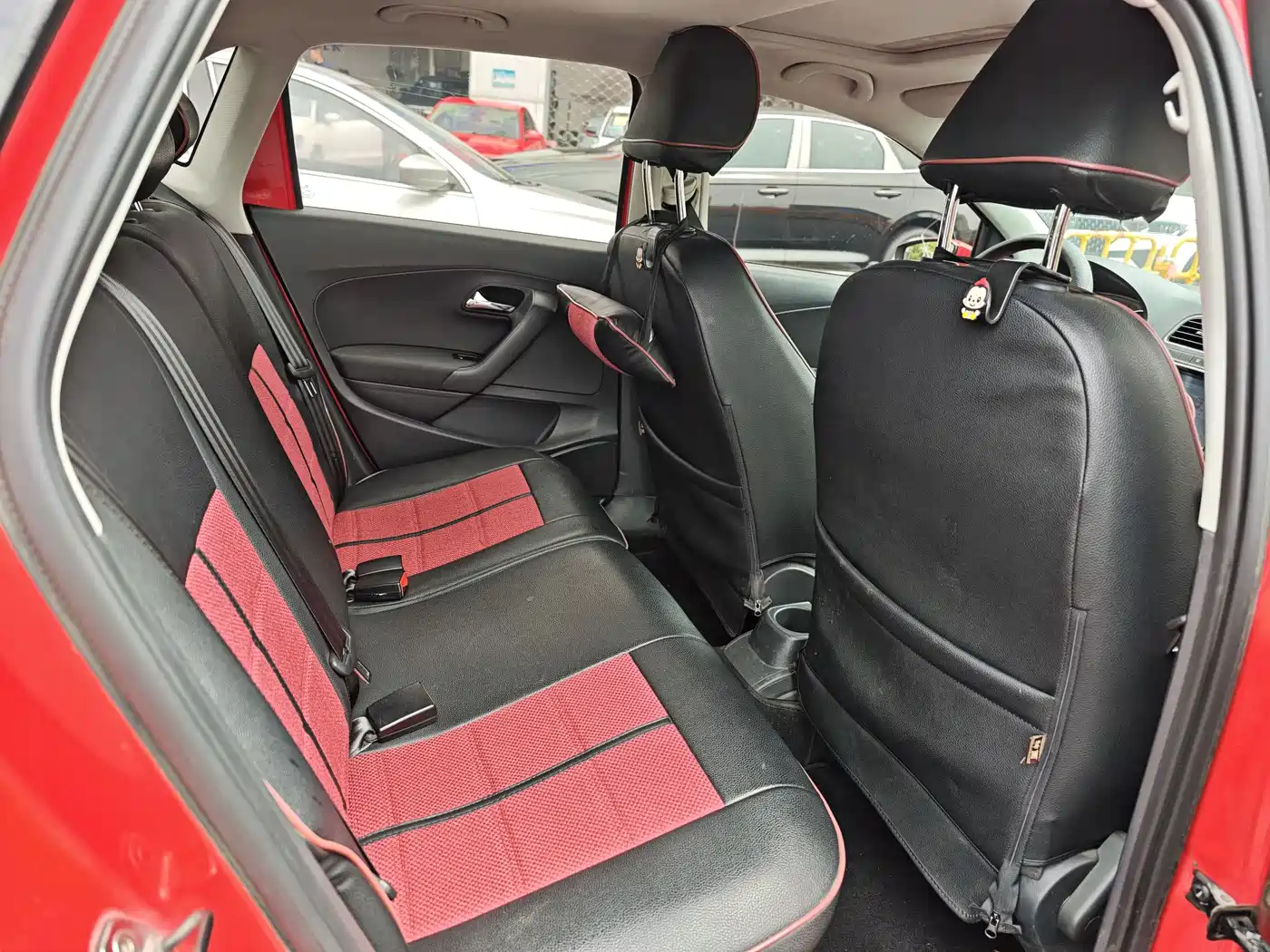 Volkswagen Polo 2016 1.6L Automatic Comfort фото 12