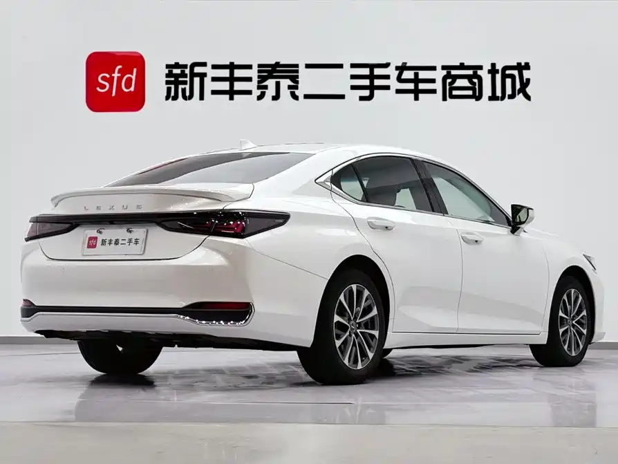 Lexus ES 2025 2025 300h Ultimate Edition